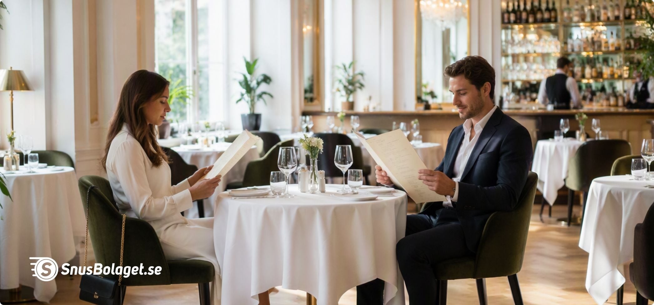 Ett par på en fin restaurang